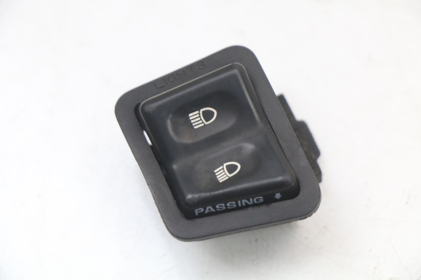 photo de COMMUTATORE LUCI SYM FIDDLE 3 III 50 (2014 - 2020) - Vista principale