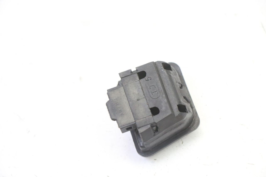 photo de COMMUTATORE LUCI SYM FIDDLE 3 III 50 (2014 - 2020) - Altra angolazione