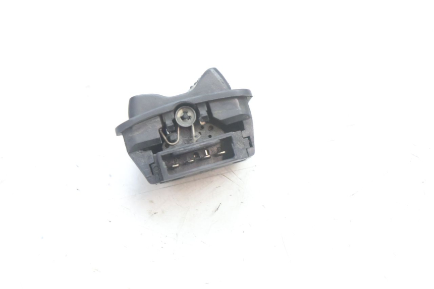 photo de COMMUTATORE LUCI PIAGGIO LIBERTY IGET 4T 50 (2021 - 2025) - Zoom sullo stato d'uso