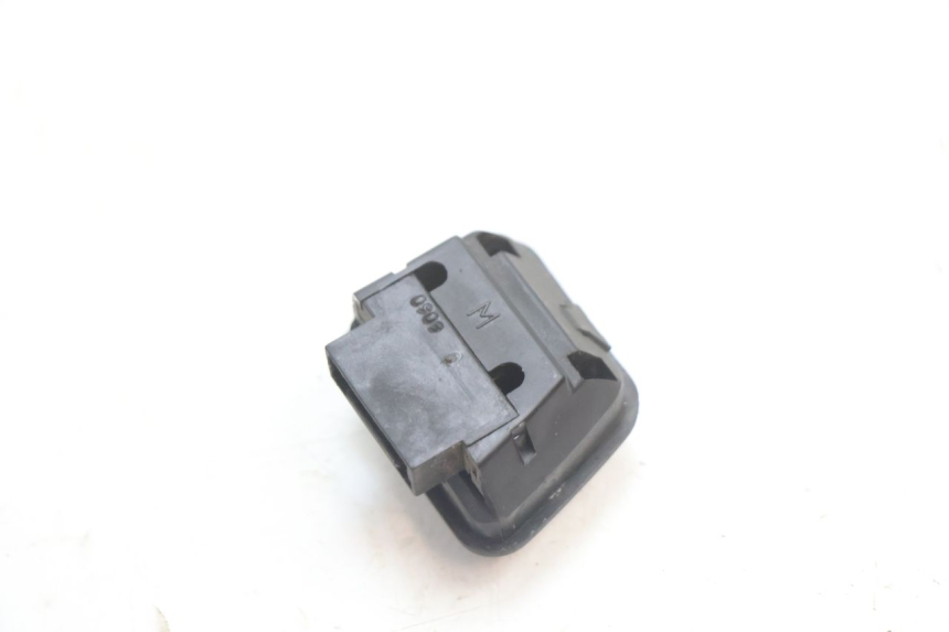 photo de COMMUTATORE LUCI PIAGGIO MP3 LT 400 (2007 - 2012) - Altra angolazione