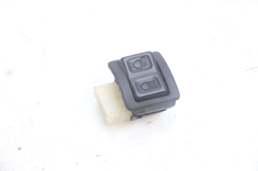 photo de COMMUTATORE LUCI YAMAHA NEO'S NEOS 2T 50 (1998 - 2007) - Dettaglio del componente