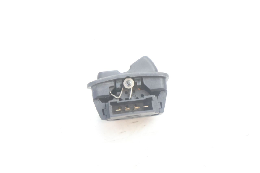 photo de COMMUTATORE LUCI PIAGGIO X9 AMALFI 180 (2000 - 2003) - Zoom sullo stato d'uso