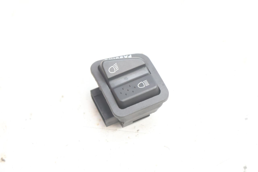 photo de COMANDO LUCE ALTA PIAGGIO X9 EVOLUTION 125 (2003 - 2007) - Dettaglio del componente