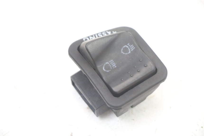 photo de COMANDO LUCE ALTA PIAGGIO XEVO - X EVO 125 (2007 - 2017) - Dettaglio del componente