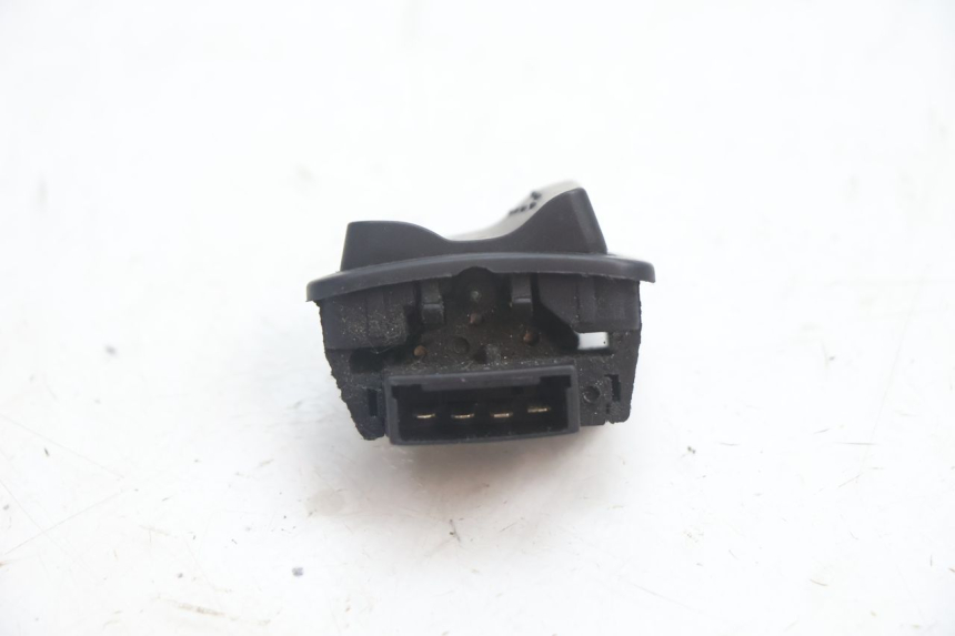 photo de COMANDO LUCE ALTA PIAGGIO ZIP 2T 50 (2009 - 2019) - Altra angolazione