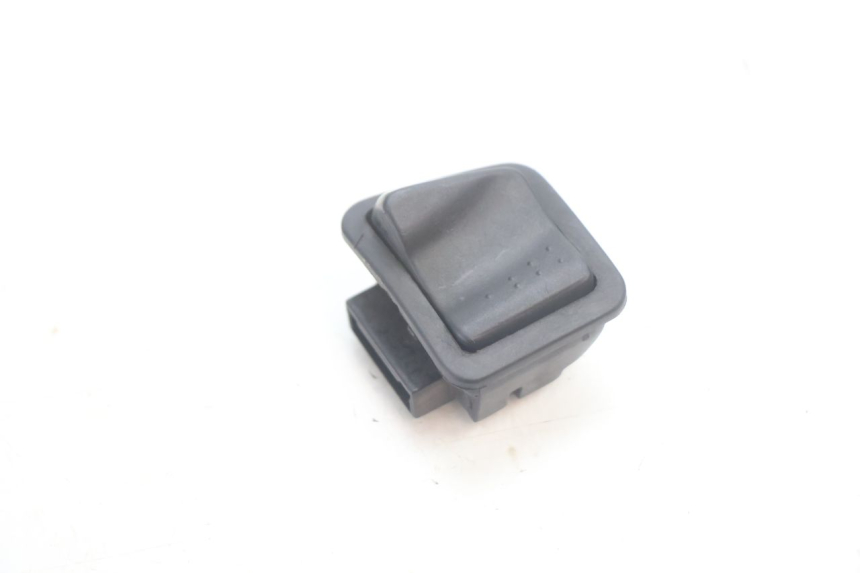 photo de COMANDO LUCI ALTE PIAGGIO ZIP 4T 50 (2006 - 2017) - Dettaglio del componente