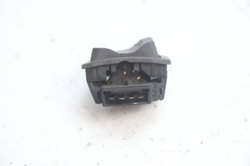 photo de COMMUTATORE LUCI PIAGGIO ZIP IGET 4T 50 (2021 - 2023) - Zoom sullo stato d'uso