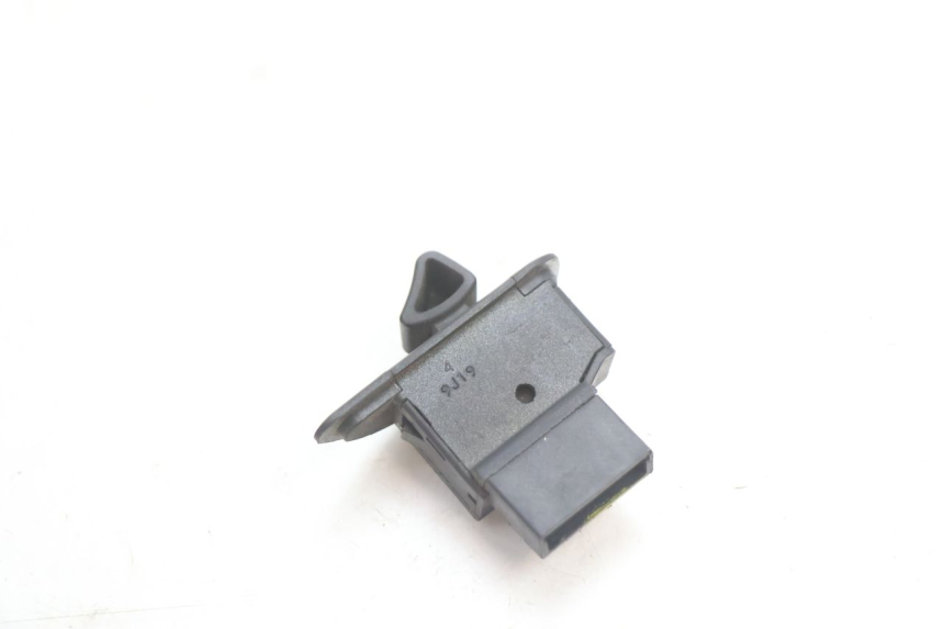 photo de COMMUTATORE ROLL LOCK PIAGGIO MP3 LT 300 (2010 - 2016) - Zoom sullo stato d'uso