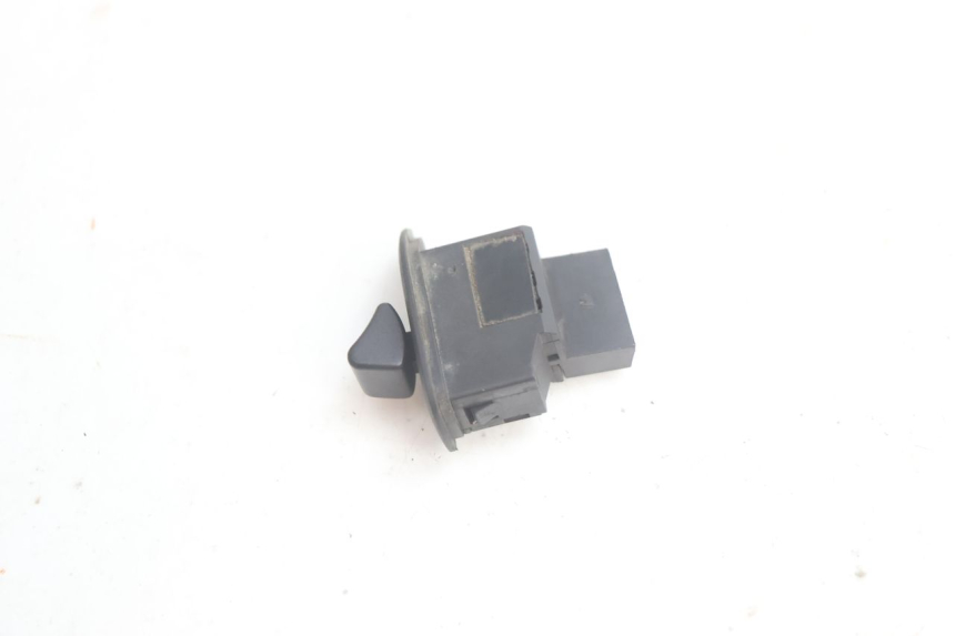 photo de COMMUTATORE ROLL LOCK PIAGGIO MP3 125 (2006 - 2014) - Zoom sullo stato d'uso