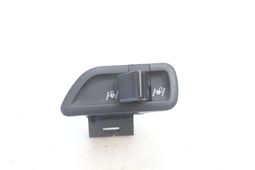 photo de COMMUTATORE ROLL LOCK PIAGGIO MP3 500 (2016 - 2018) - Vista principale