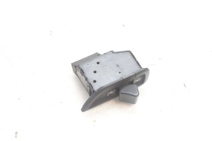 photo de COMMUTATORE ROLL LOCK PIAGGIO MP3 500 (2016 - 2018) - Dettaglio del componente