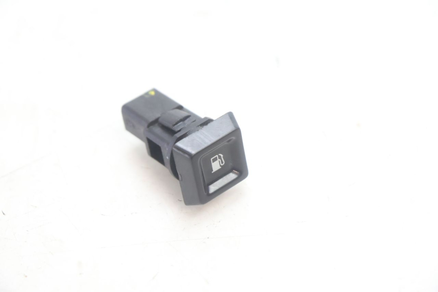 photo de COMANDO SPORTELLO CARBURANTE PIAGGIO MP3 HPE 530 (2022 - 2026) - Vista principale