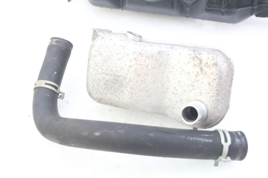 photo de COMPRESSOR PEUGEOT SATELIS COMPRESSOR K15 125 (2006 - 2009) - Stato della superficie e materiale