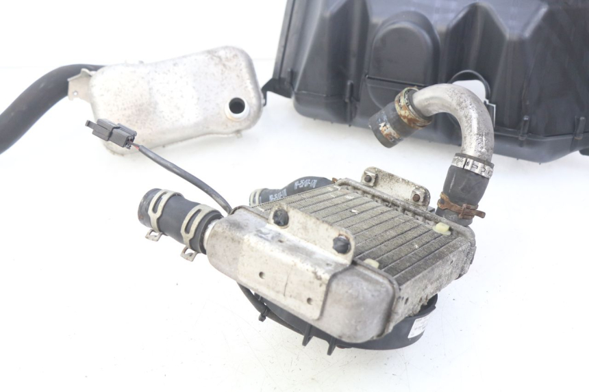 photo de COMPRESSOR PEUGEOT SATELIS COMPRESSOR K15 125 (2006 - 2009) - Marcature e riferimenti originali