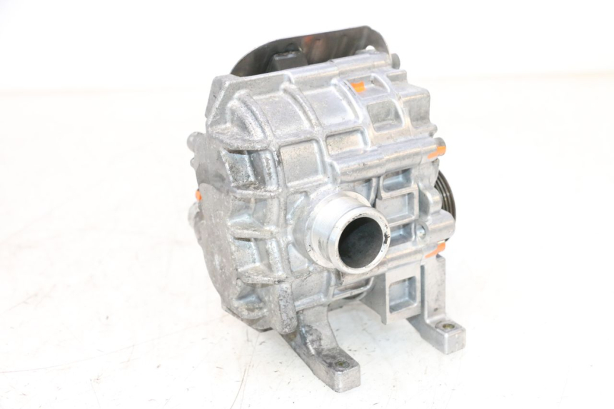 photo de COMPRESSOR PEUGEOT SATELIS COMPRESSOR K15 125 (2006 - 2009) - Dettagli dei punti di fissaggio