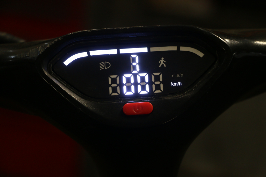 photo de CONTACHILOMETRI URBANGLIDE 100XS 1 - Zoom sullo stato d'uso