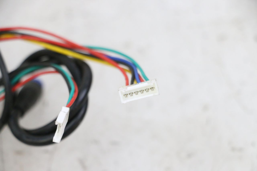 photo de CONTACHILOMETRI URBANGLIDE 100XS 1 - Dettagli dei punti di fissaggio