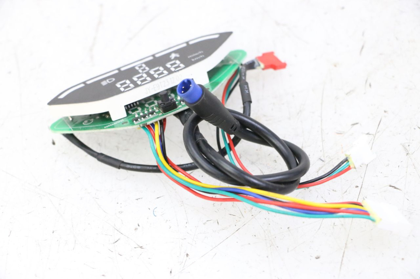 photo de CONTACHILOMETRI URBANGLIDE 100XS 1 - Marcature e riferimenti originali