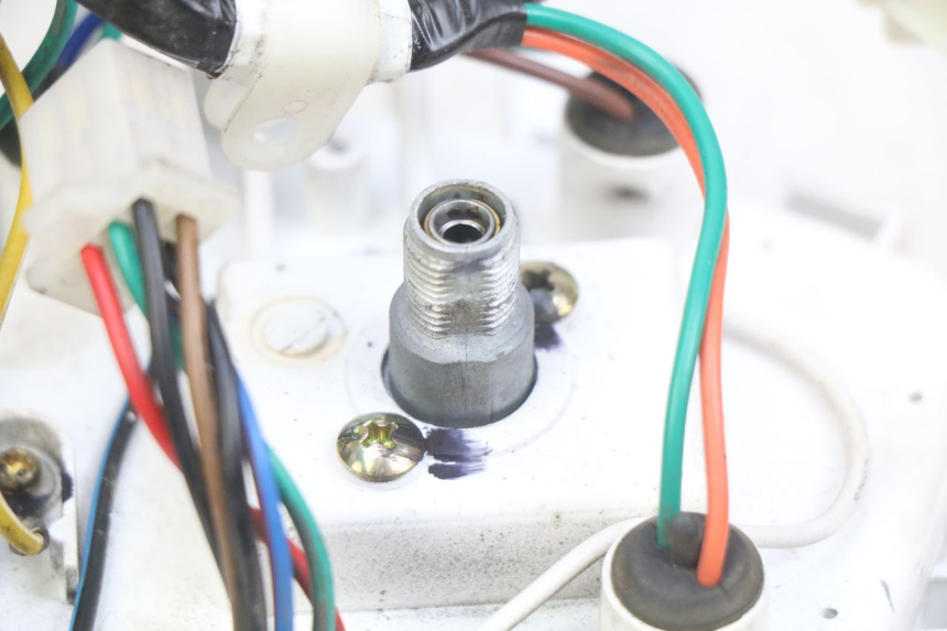 photo de CONTACHILOMETRI KYMCO AGILITY 16+ 4T 50 (2018 - 2023) - Primo piano tecnico