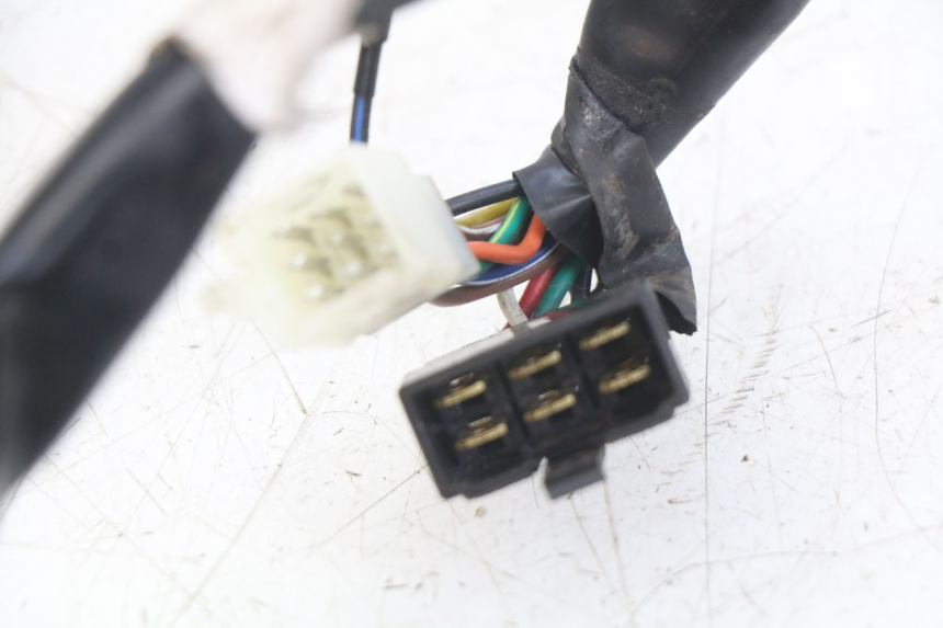 photo de CONTACHILOMETRI KYMCO AGILITY 16+ 4T 50 (2018 - 2023) - Dettagli dei punti di fissaggio