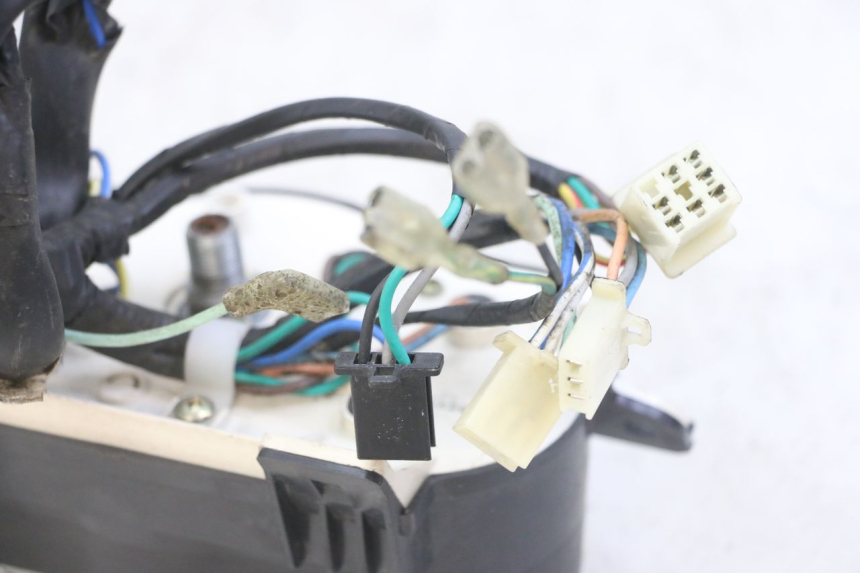 photo de CONTACHILOMETRI KYMCO AGILITY 4T 50 (2005 - 2018) - Stato della superficie e materiale