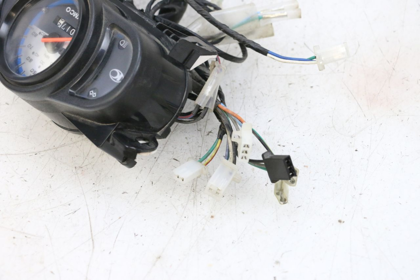 photo de CONTACHILOMETRI KYMCO AGILITY 4T 50 (2018 - 2022) - Altra angolazione