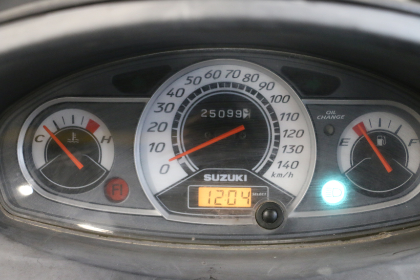 photo de CONTATORE SUZUKI BURGMAN 125 (2007 - 2014) - Dettagli dei punti di fissaggio