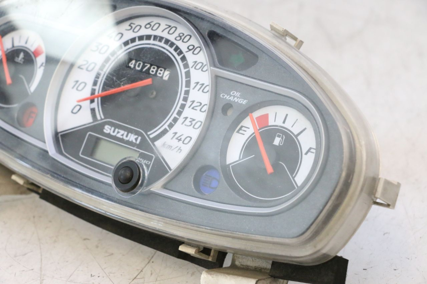 photo de CONTATORE SUZUKI BURGMAN 125 (2007 - 2014) - Dettagli dei punti di fissaggio