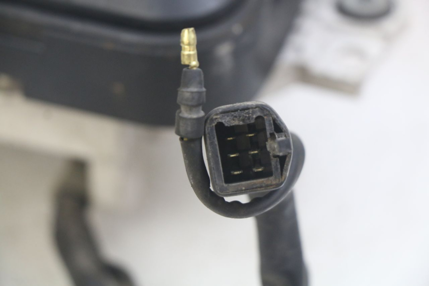 photo de CONTACHILOMETRI HONDA CBR F SC25 1000 (1989 - 1992) - Primo piano tecnico