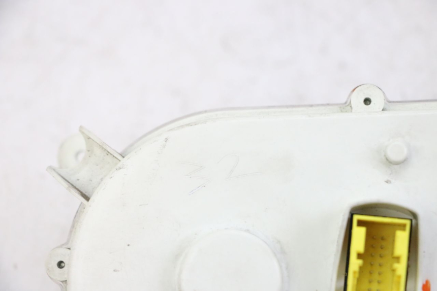 photo de CONTACHILOMETRI PEUGEOT CITYSTAR 50 (2013 - 2017) - Stato della superficie e materiale