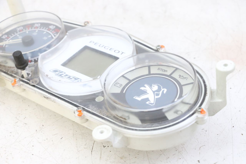 photo de CONTACHILOMETRI PEUGEOT CITYSTAR 50 (2013 - 2017) - Primo piano tecnico