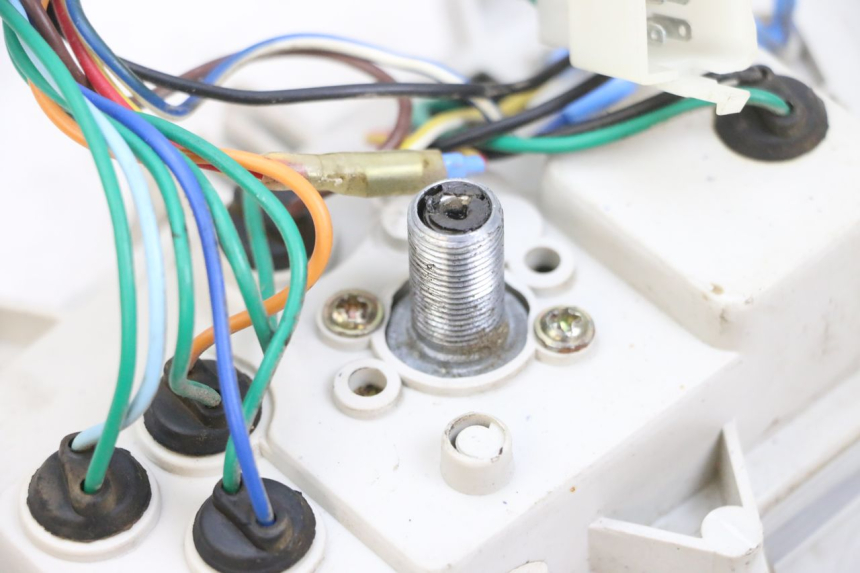 photo de CONTACHILOMETRI LONGJIA DIGITA 4T 50 (2019 - 2022) - Stato della superficie e materiale