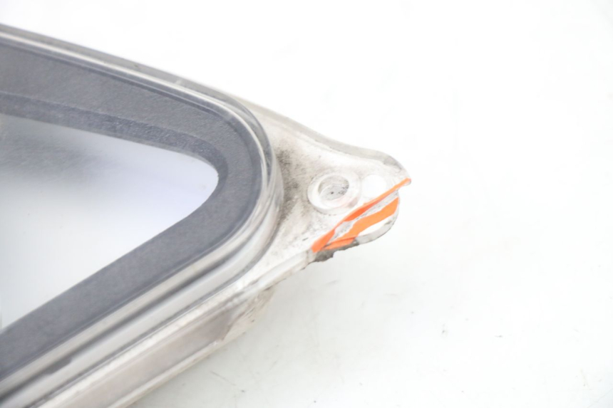 photo de CONTACHILOMETRI KYMCO DINK STREET 125 (2009 - 2014) - Stato della superficie e materiale