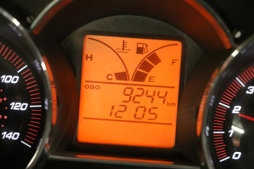 photo de CONTACHILOMETRI KYMCO DINK STREET 125 (2009 - 2014) - Altra angolazione