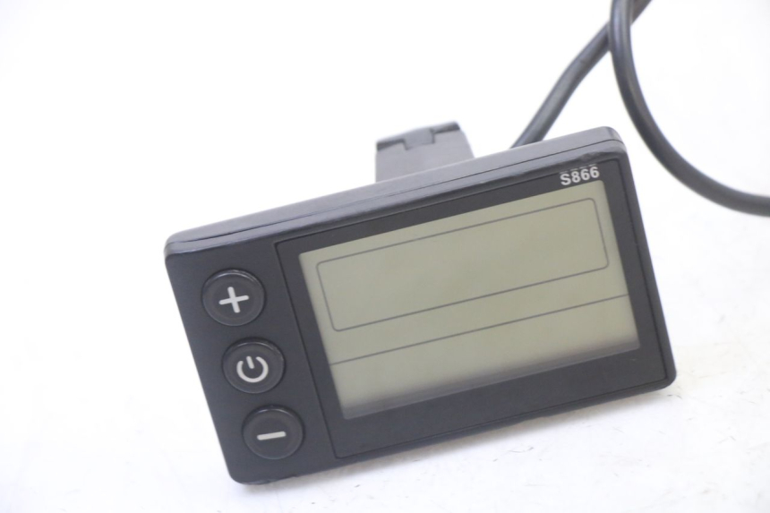 photo de CONTACHILOMETRI URBANGLIDE E-CROSS PRO 1 - Zoom sullo stato d'uso