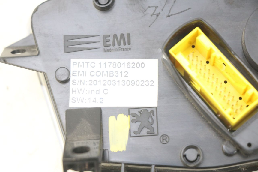 photo de CONTACHILOMETRI PEUGEOT E-VIVACITY 1 (2012 - 2018) - Zoom sullo stato d'uso