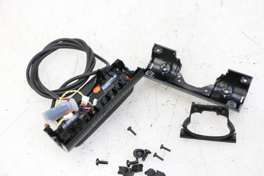 photo de CONTACHILOMETRI SEGWAY NINEBOT E2 1 - Dettagli dei punti di fissaggio