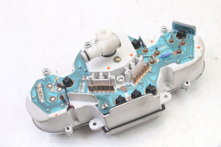 photo de CONTACHILOMETRI PEUGEOT ELYSEO 125 (1999 - 2004) - Dettagli dei punti di fissaggio