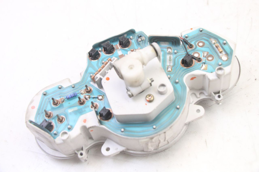 photo de CONTACHILOMETRI PEUGEOT ELYSEO 125 (1999 - 2004) - Stato della superficie e materiale