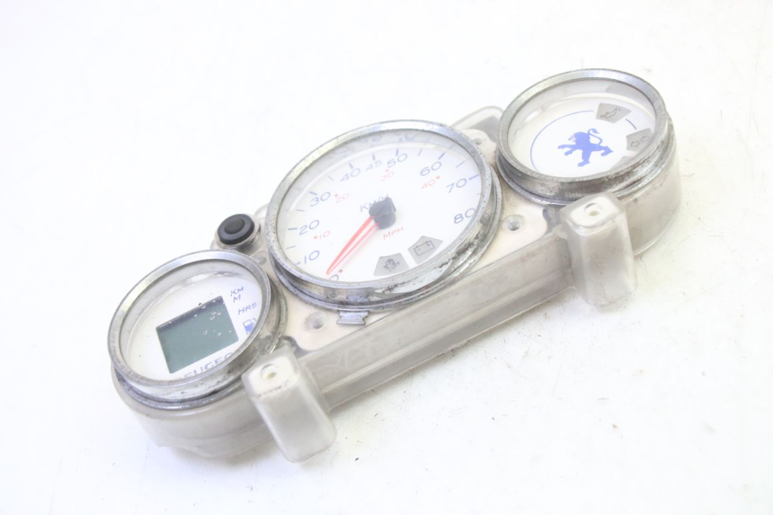 photo de CONTACHILOMETRI PEUGEOT ELYSTAR 50 (2002 - 2014) - Dettagli dei punti di fissaggio