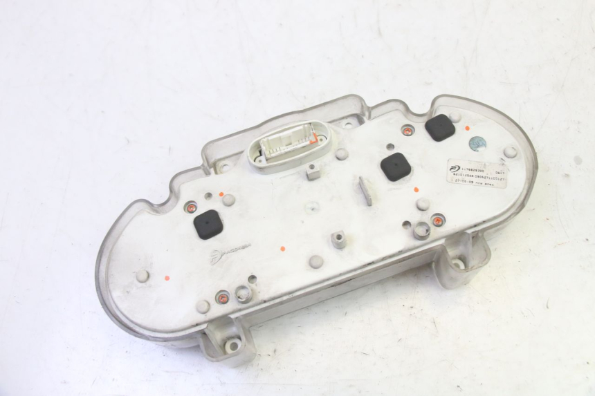 photo de CONTACHILOMETRI PEUGEOT ELYSTAR 50 (2002 - 2014) - Stato della superficie e materiale