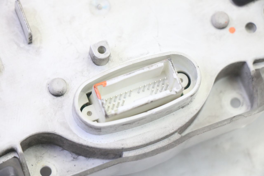 photo de CONTACHILOMETRI PEUGEOT ELYSTAR 50 (2002 - 2014) - Marcature e riferimenti originali