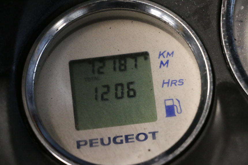 photo de CONTACHILOMETRI PEUGEOT ELYSTAR 50 (2002 - 2014) - Zoom sullo stato d'uso