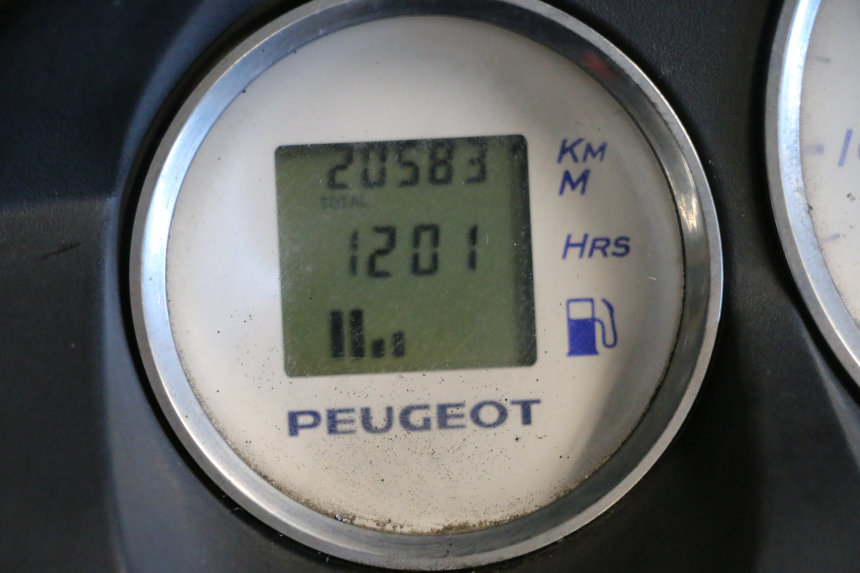 photo de CONTACHILOMETRI PEUGEOT ELYSTAR 50 (2002 - 2014) - Primo piano tecnico