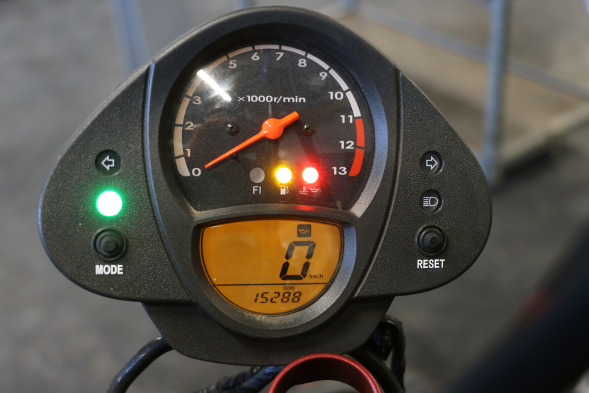 photo de CONTACHILOMETRI KAWASAKI ER-6 ER6 N 650 (2005 - 2009) - Zoom sullo stato d'uso