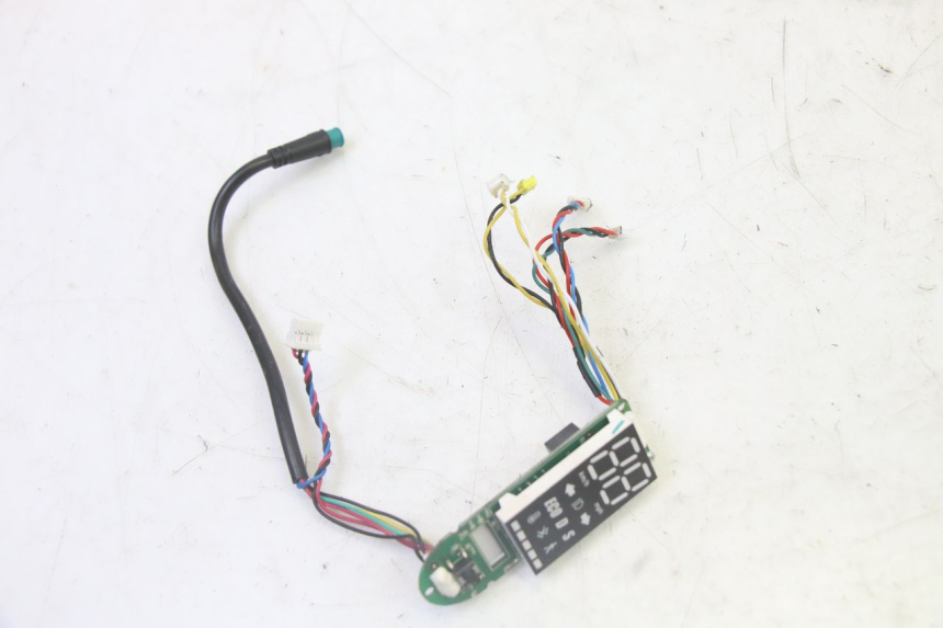 photo de CONTACHILOMETRI SEGWAY NINEBOT F65I 1 - Altra angolazione