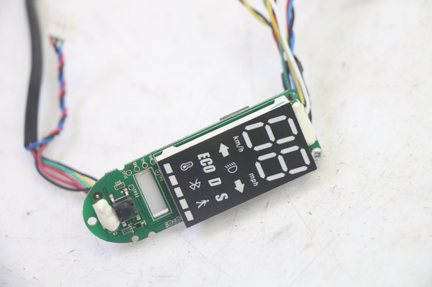 photo de CONTACHILOMETRI SEGWAY NINEBOT F65I 1 - Primo piano tecnico