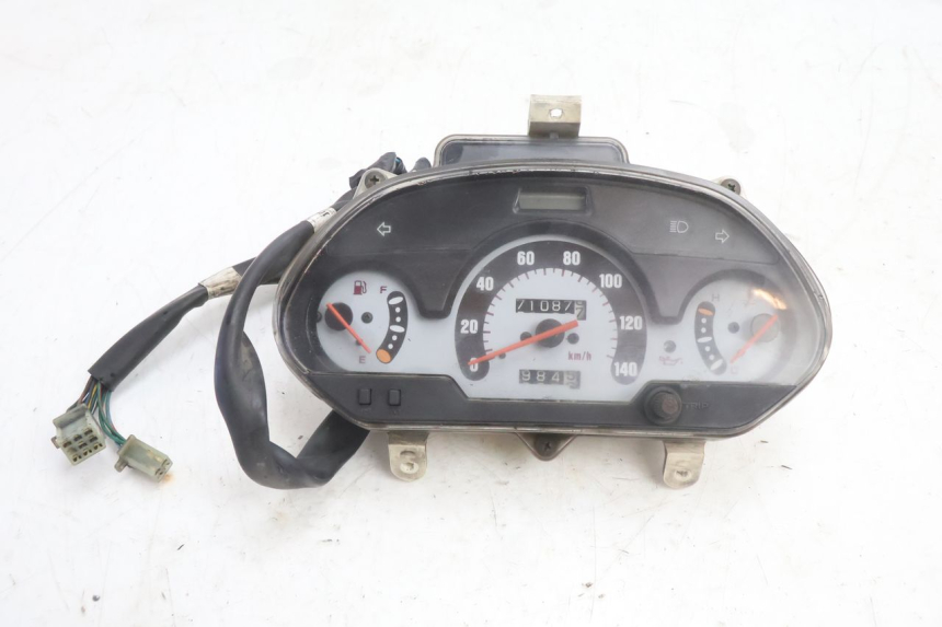 photo de CONTACHILOMETRI HONDA FES PANTHEON 2T 125 (1998 - 2002) - Vista principale