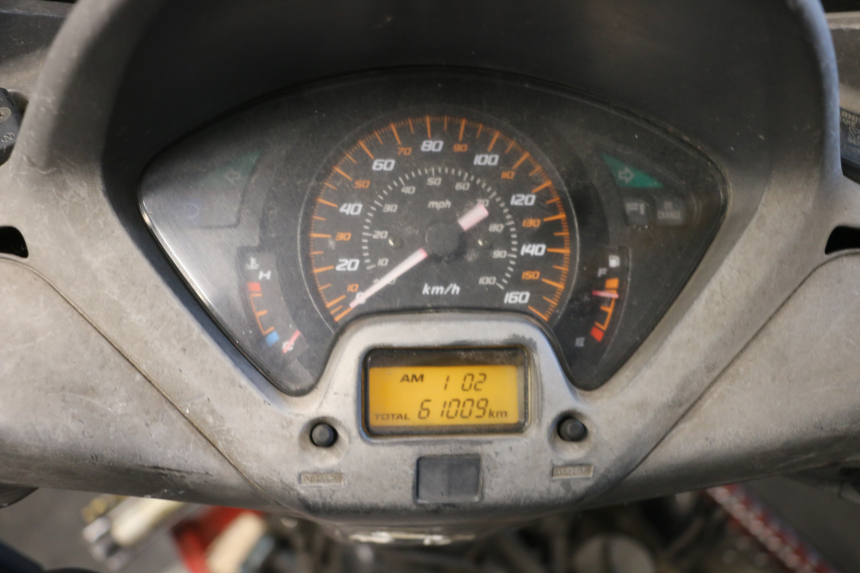 photo de CONTACHILOMETRI HONDA FES PANTHEON 125 (2003 - 2007) - Dettaglio del componente