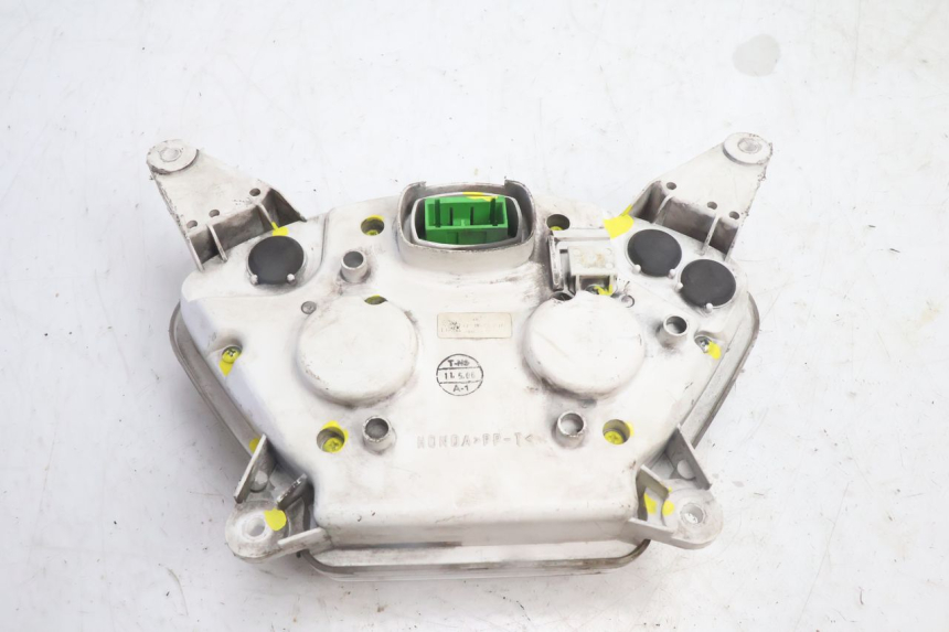 photo de CONTACHILOMETRI HONDA FES PANTHEON 125 (2003 - 2007) - Zoom sui componenti